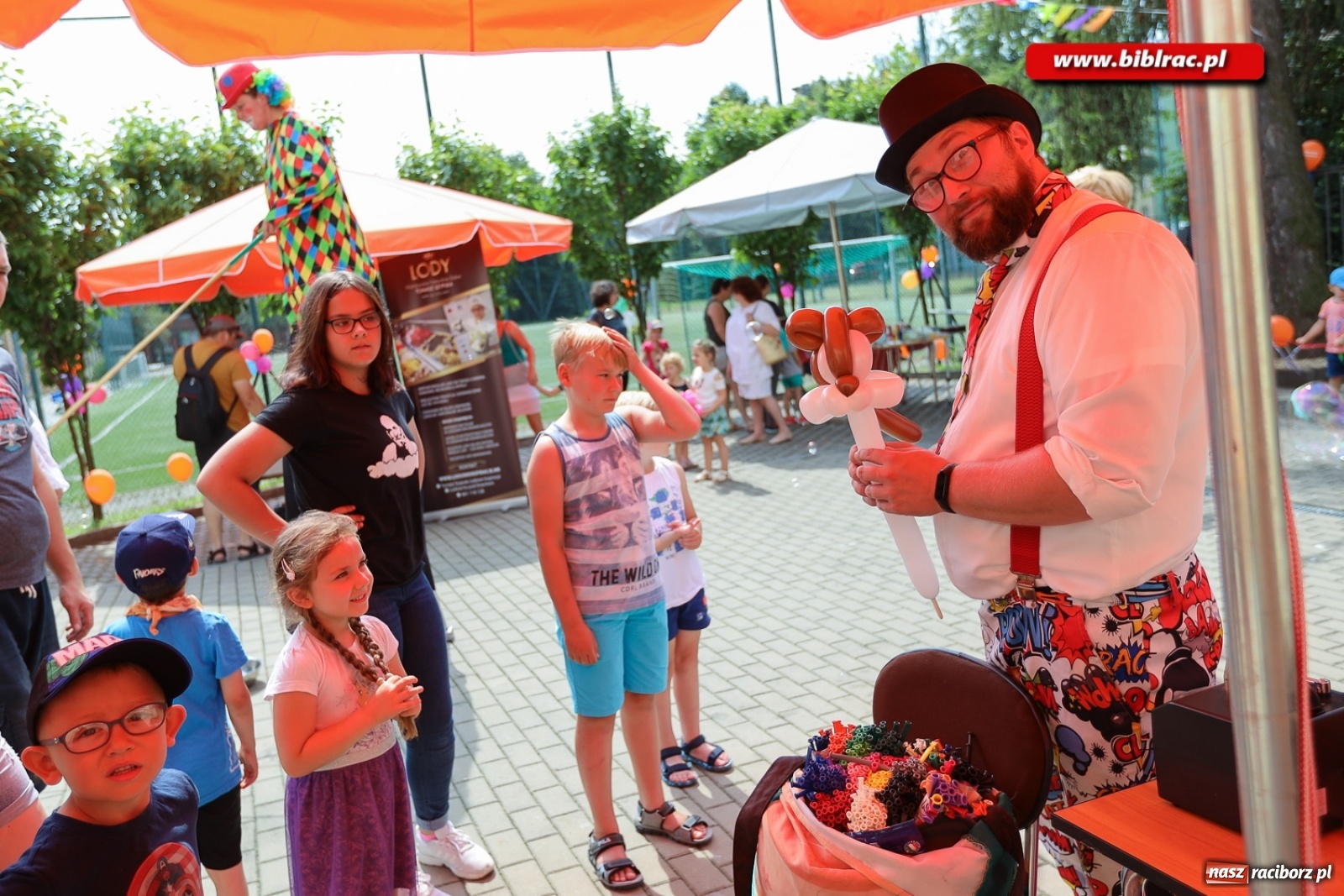 Zdjęcie w galerii na portalu naszraciborz.pl: Biblioteczny piknik integracyjny pełen atrakcji [FOTO] wiadomości z regionu