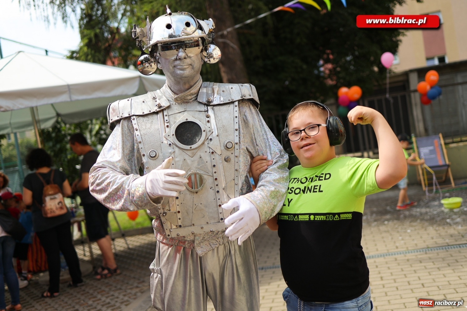Zdjęcie w galerii na portalu naszraciborz.pl: Biblioteczny piknik integracyjny pełen atrakcji [FOTO] wiadomości z regionu