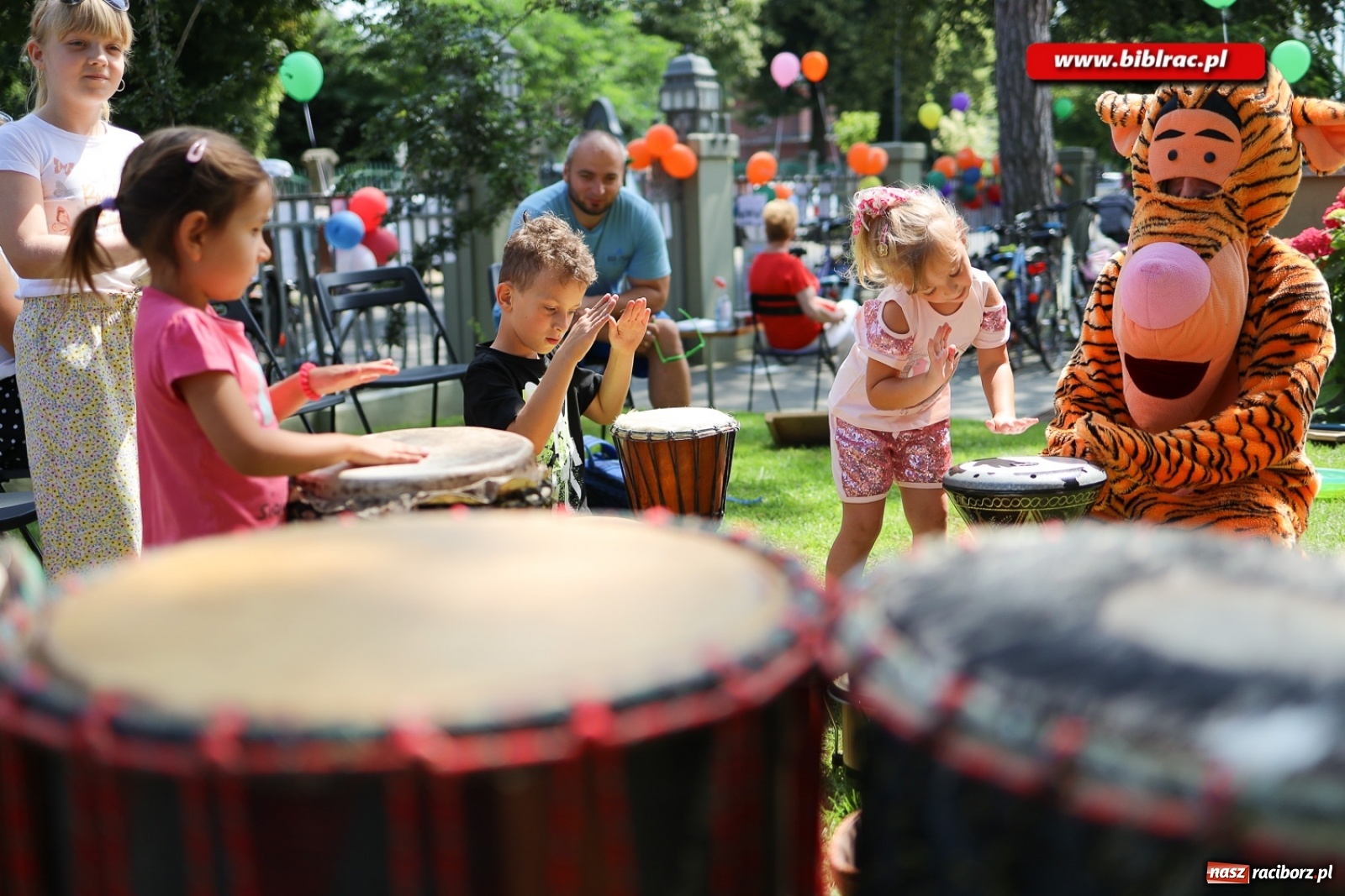 Zdjęcie w galerii na portalu naszraciborz.pl: Biblioteczny piknik integracyjny pełen atrakcji [FOTO] wiadomości z regionu