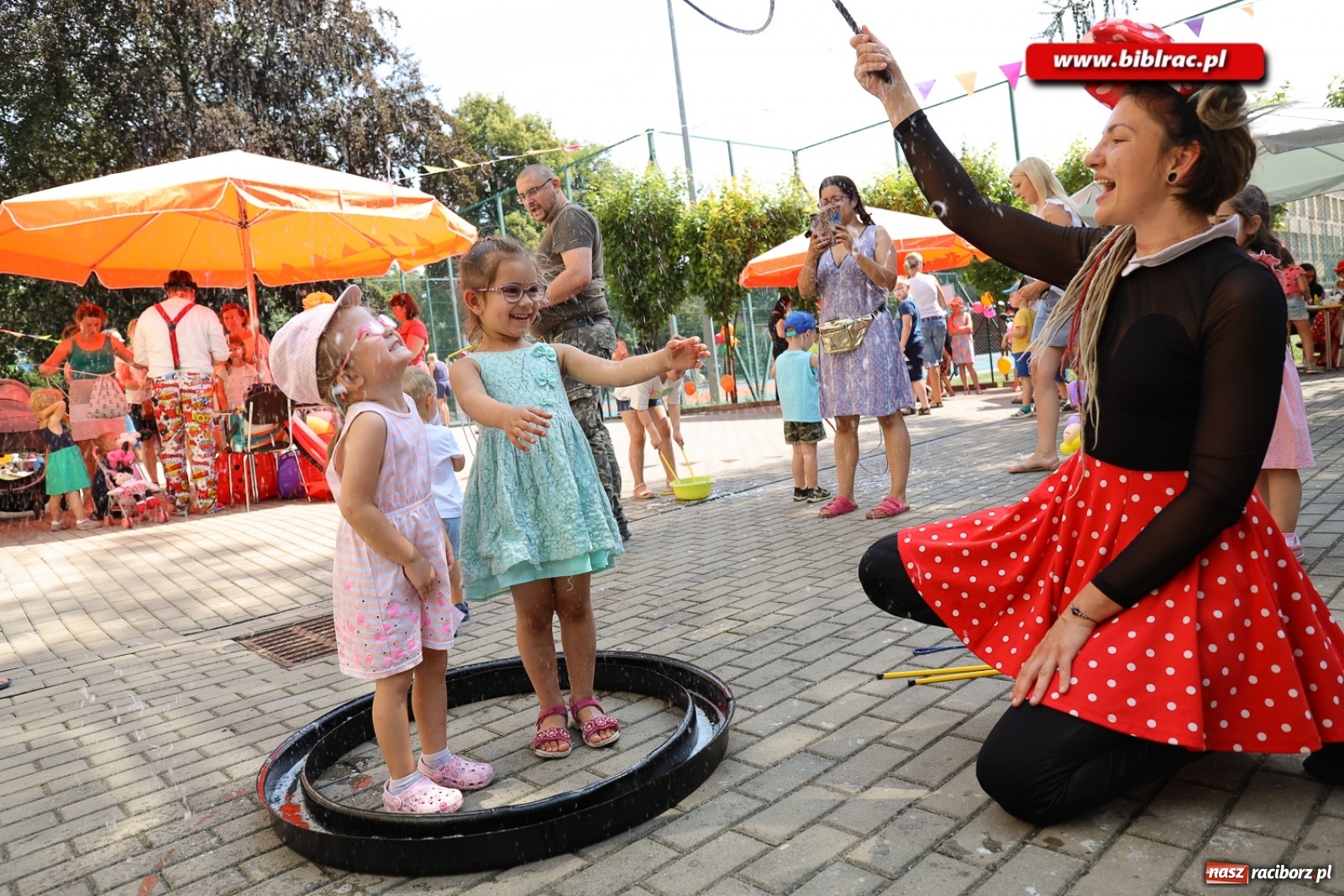 Zdjęcie w galerii na portalu naszraciborz.pl: Biblioteczny piknik integracyjny pełen atrakcji [FOTO] wiadomości z regionu