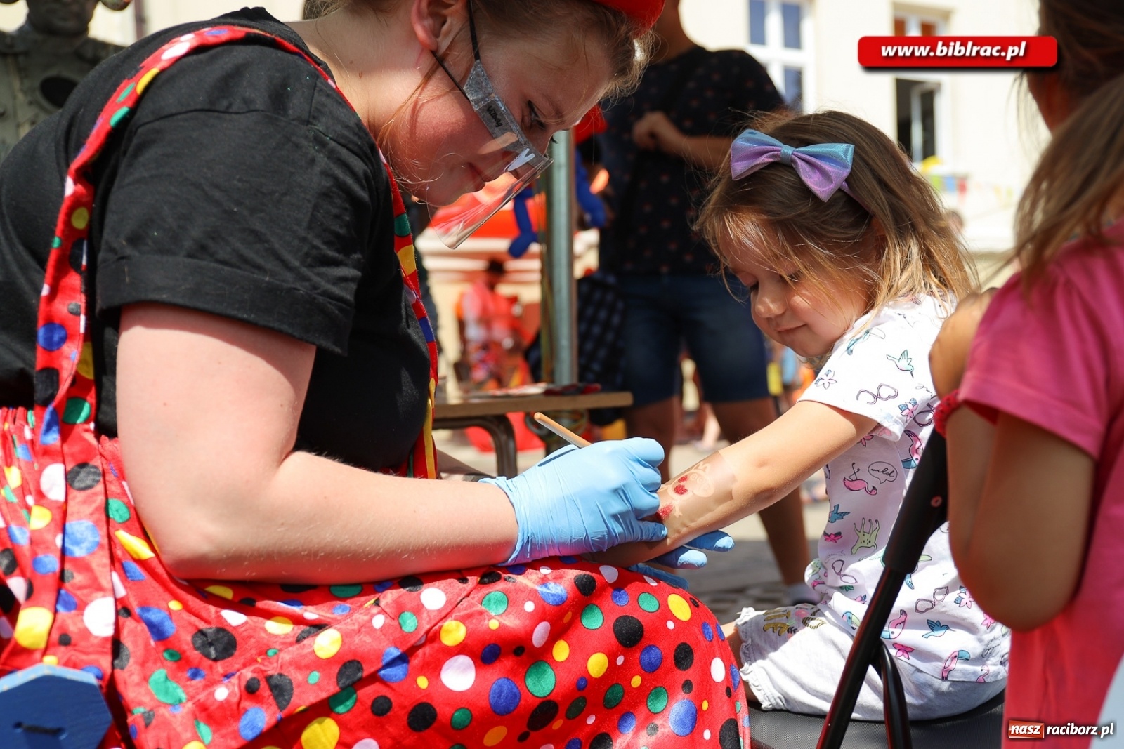 Zdjęcie w galerii na portalu naszraciborz.pl: Biblioteczny piknik integracyjny pełen atrakcji [FOTO] wiadomości z regionu