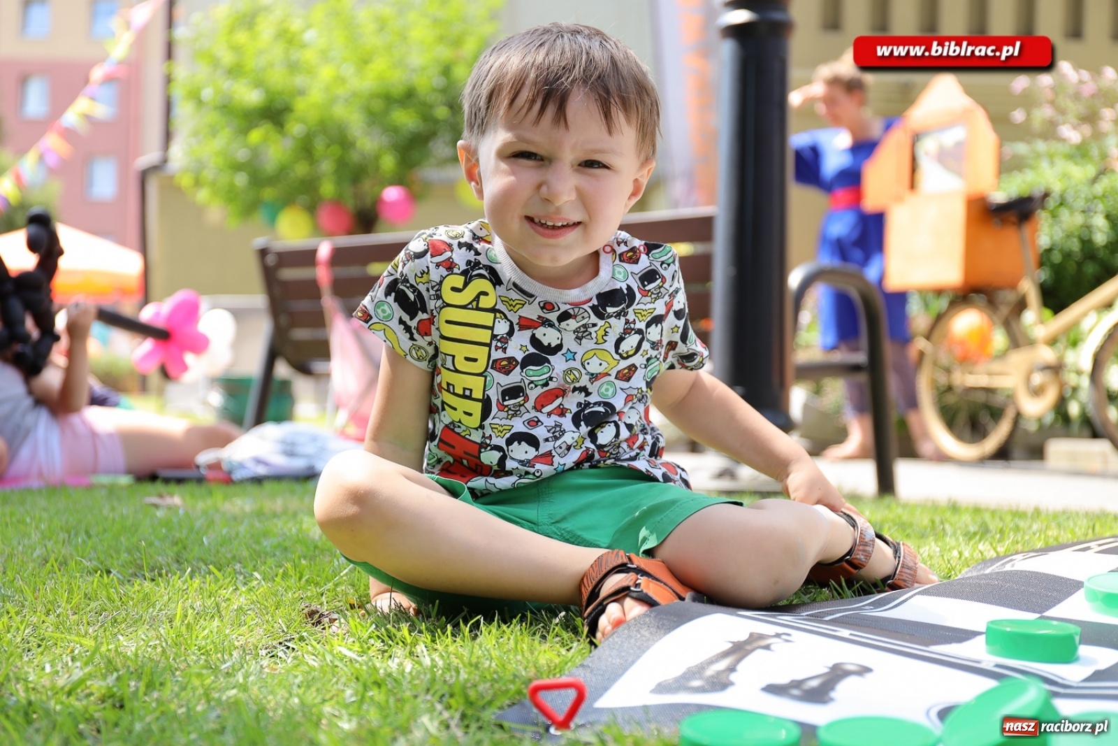 Zdjęcie w galerii na portalu naszraciborz.pl: Biblioteczny piknik integracyjny pełen atrakcji [FOTO] wiadomości z regionu