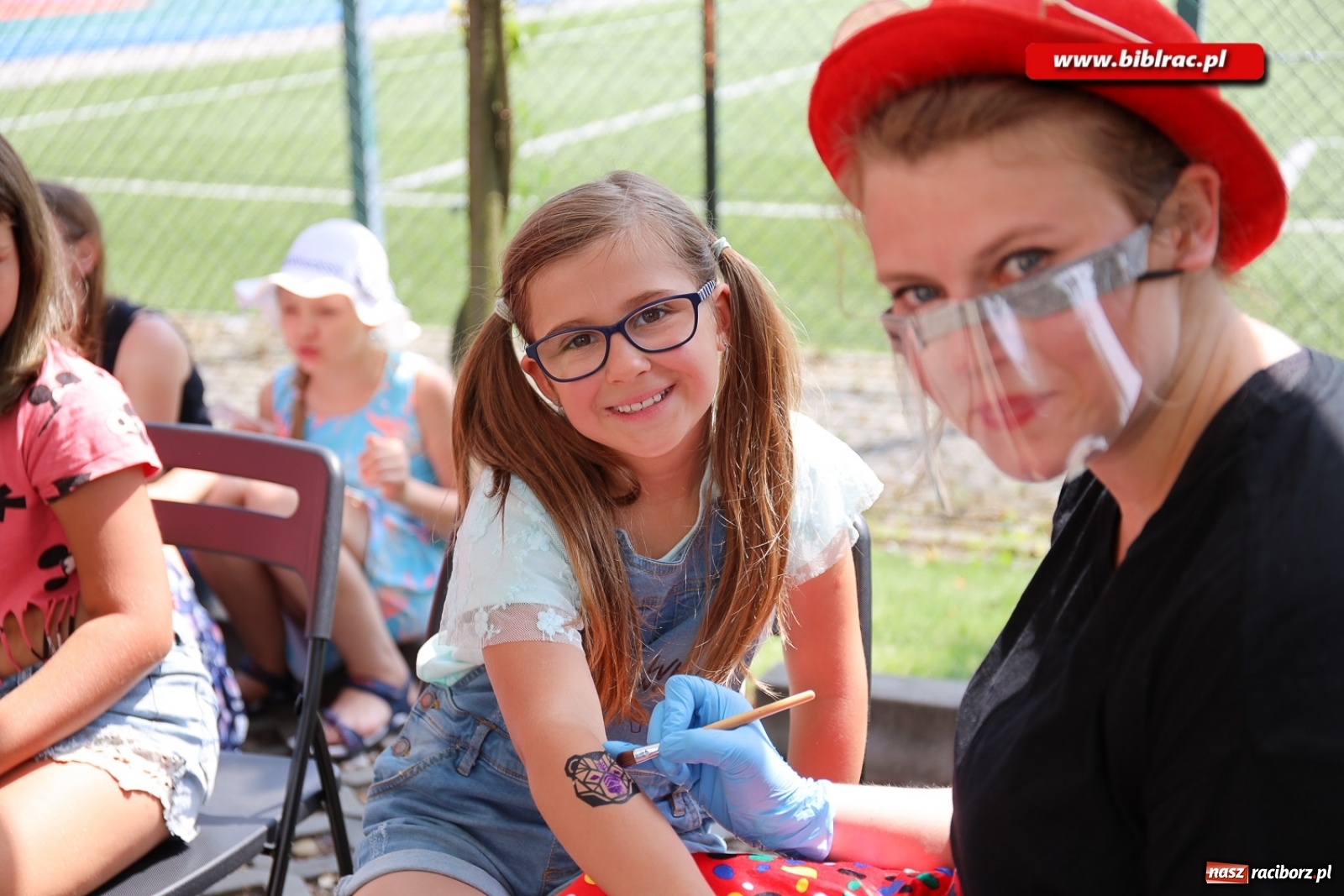 Zdjęcie w galerii na portalu naszraciborz.pl: Biblioteczny piknik integracyjny pełen atrakcji [FOTO] wiadomości z regionu