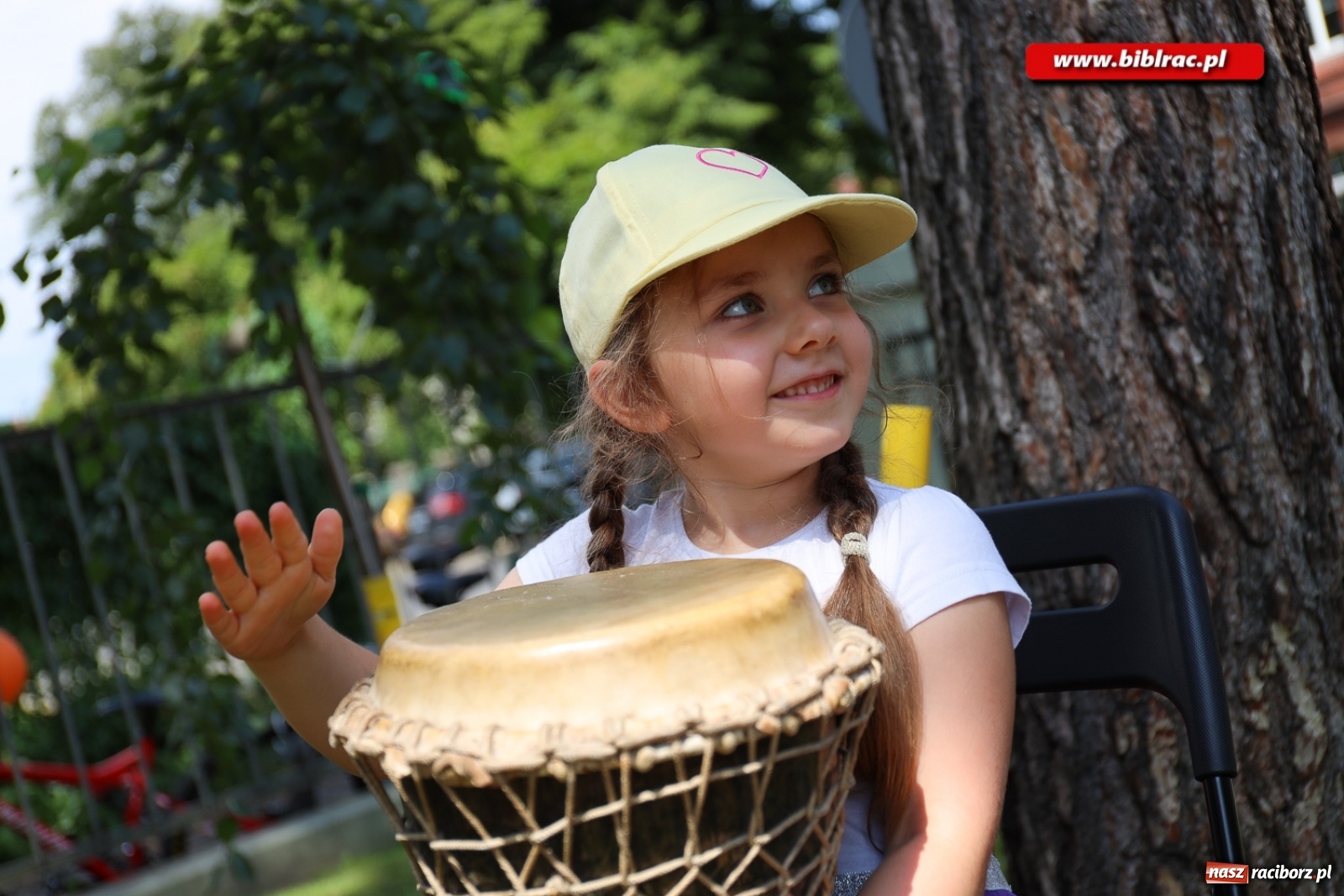 Zdjęcie w galerii na portalu naszraciborz.pl: Biblioteczny piknik integracyjny pełen atrakcji [FOTO] wiadomości z regionu