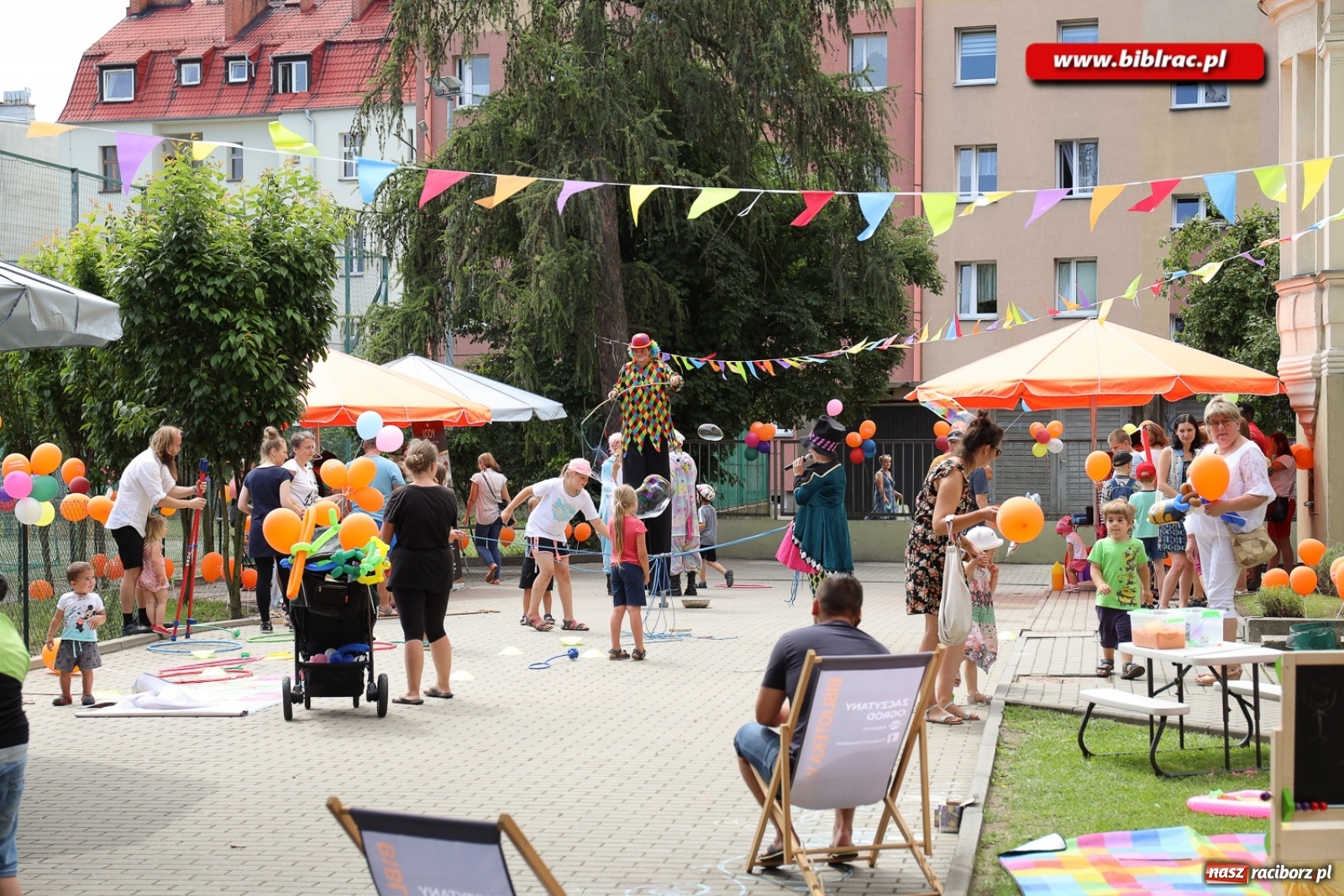 Zdjęcie w galerii na portalu naszraciborz.pl: Biblioteczny piknik integracyjny pełen atrakcji [FOTO] wiadomości z regionu