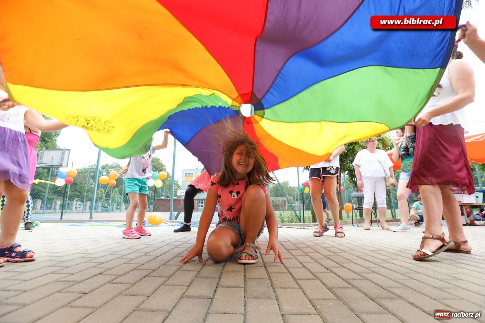 Zdjęcie w galerii na portalu naszraciborz.pl: Biblioteczny piknik integracyjny pełen atrakcji [FOTO] wiadomości z regionu