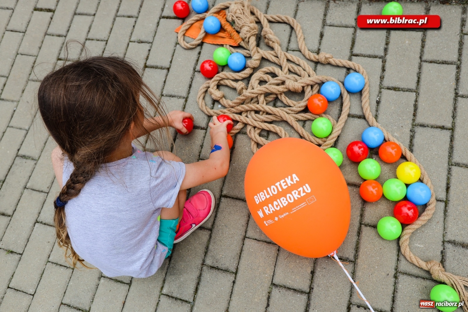 Zdjęcie w galerii na portalu naszraciborz.pl: Biblioteczny piknik integracyjny pełen atrakcji [FOTO] wiadomości z regionu