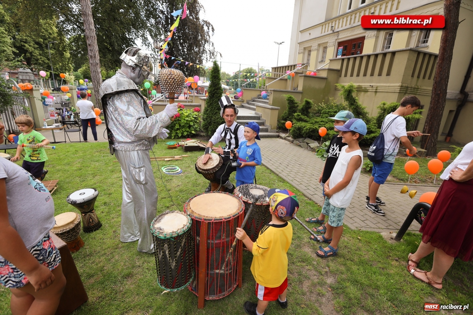 Zdjęcie w galerii na portalu naszraciborz.pl: Biblioteczny piknik integracyjny pełen atrakcji [FOTO] wiadomości z regionu