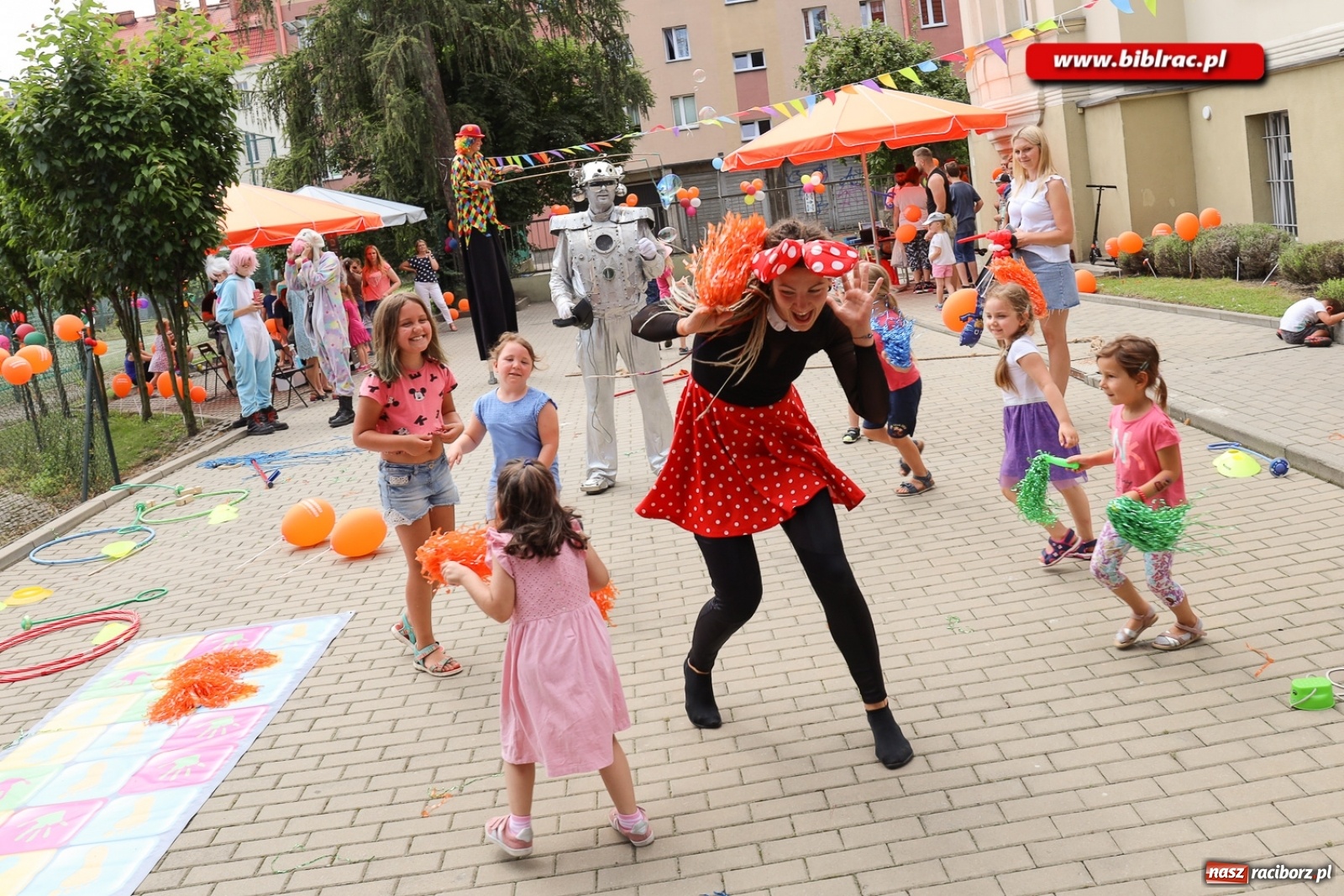 Zdjęcie w galerii na portalu naszraciborz.pl: Biblioteczny piknik integracyjny pełen atrakcji [FOTO] wiadomości z regionu