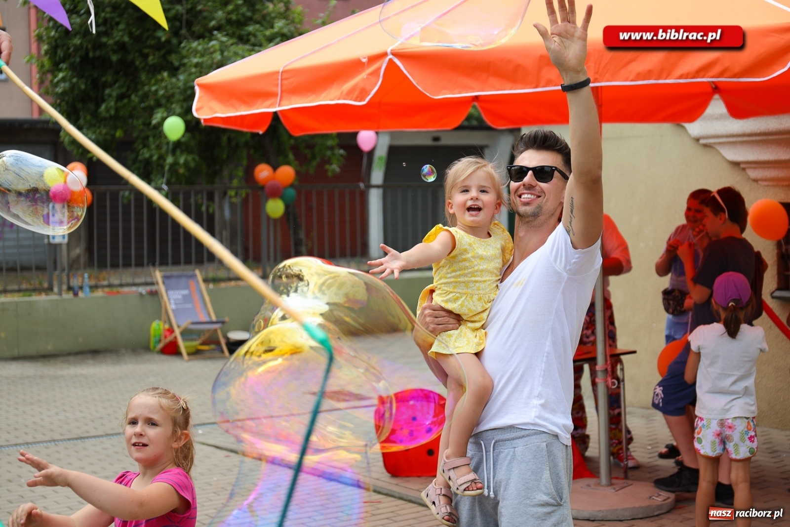 Zdjęcie w galerii na portalu naszraciborz.pl: Biblioteczny piknik integracyjny pełen atrakcji [FOTO] wiadomości z regionu