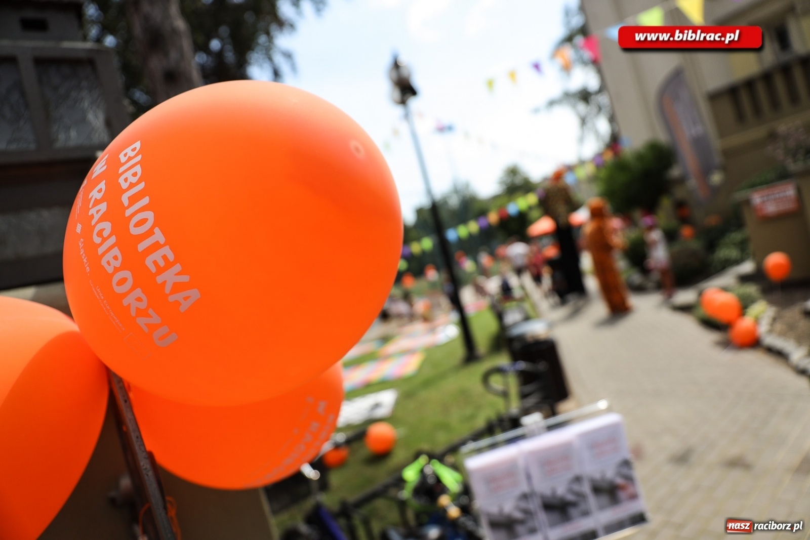 Zdjęcie w galerii na portalu naszraciborz.pl: Biblioteczny piknik integracyjny pełen atrakcji [FOTO] wiadomości z regionu