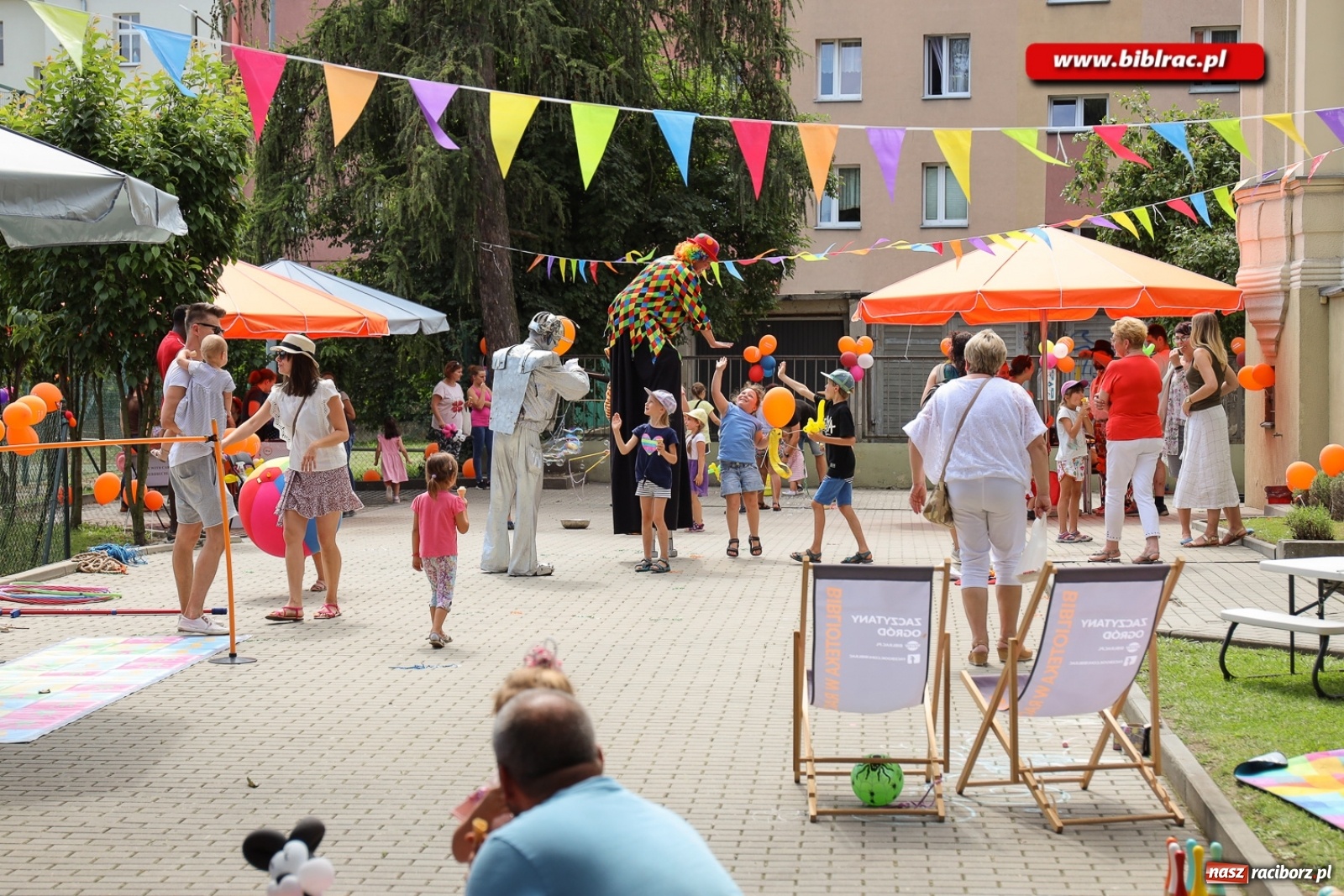 Zdjęcie w galerii na portalu naszraciborz.pl: Biblioteczny piknik integracyjny pełen atrakcji [FOTO] wiadomości z regionu