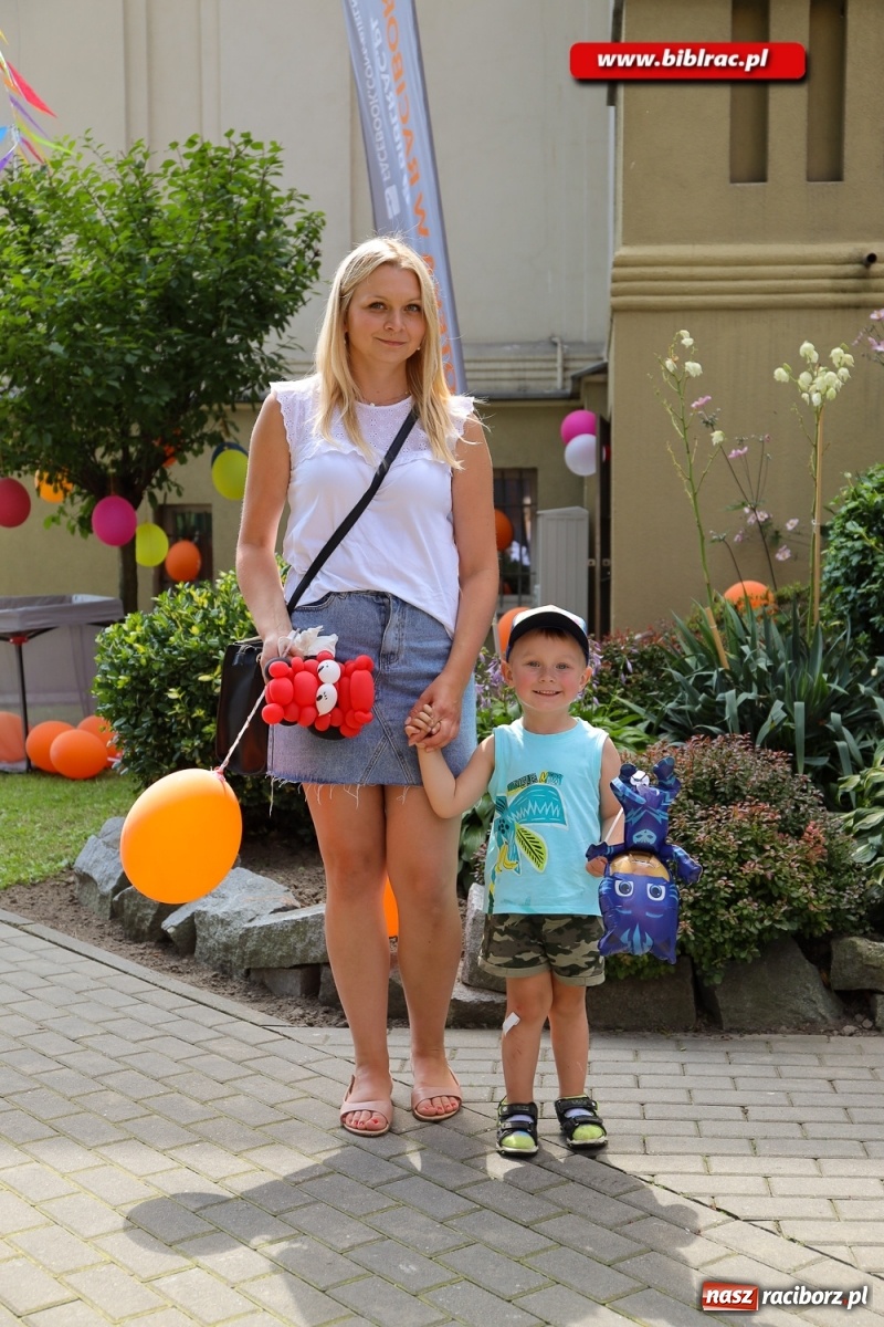 Zdjęcie w galerii na portalu naszraciborz.pl: Biblioteczny piknik integracyjny pełen atrakcji [FOTO] wiadomości z regionu