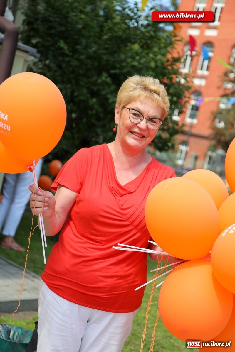 Zdjęcie w galerii na portalu naszraciborz.pl: Biblioteczny piknik integracyjny pełen atrakcji [FOTO] wiadomości z regionu