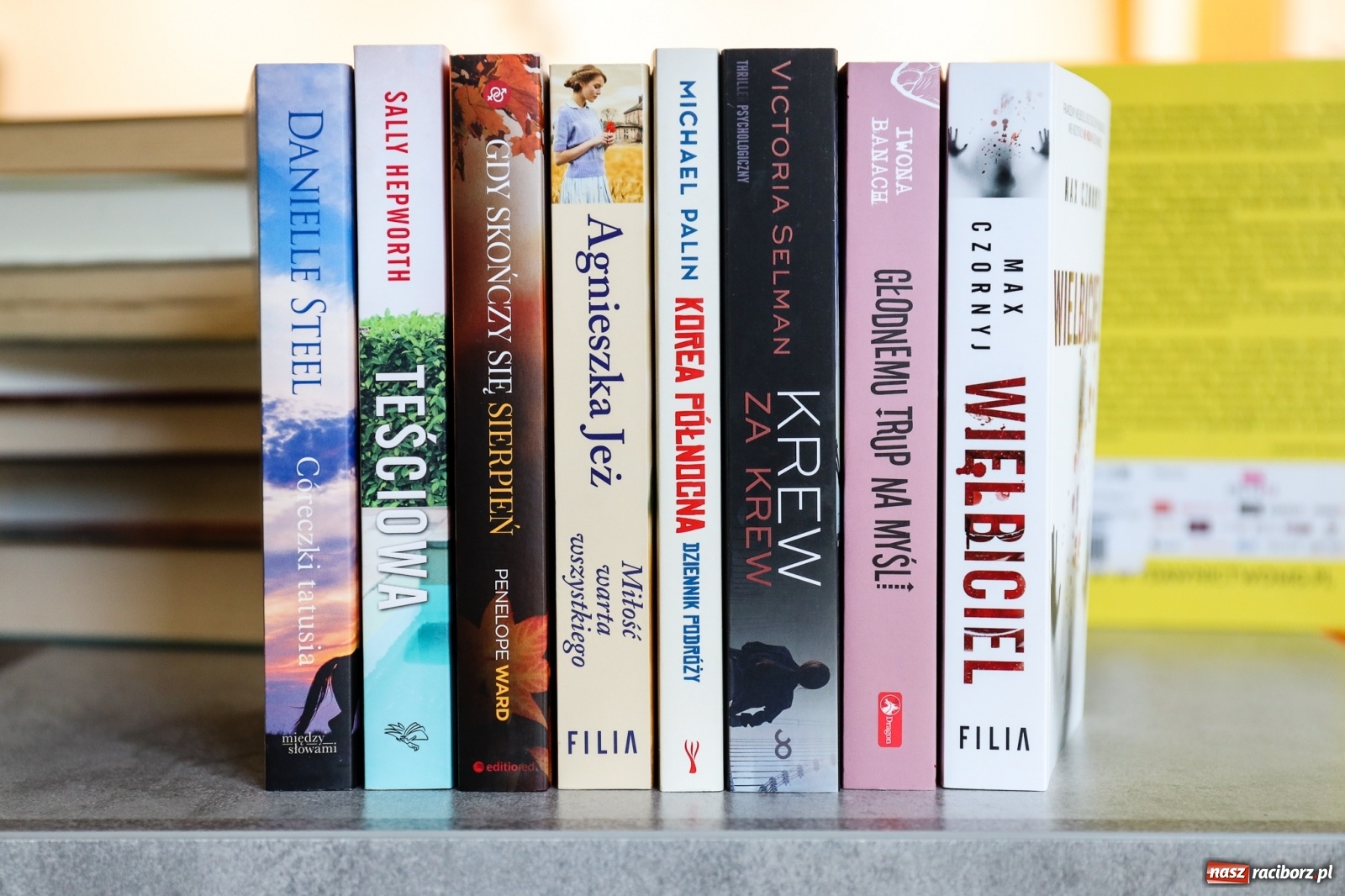 Zdjęcie w galerii na portalu naszraciborz.pl: Poniedziałkowy przegląd nowości bibliotecznych wiadomości z regionu