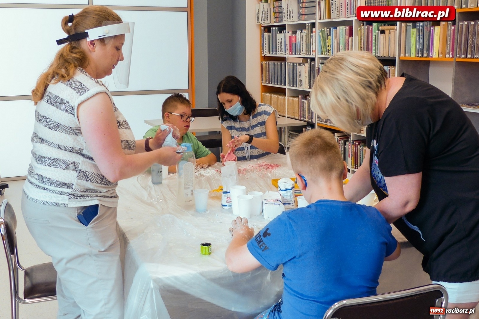 Zdjęcie w galerii na portalu naszraciborz.pl: Pełne atrakcji Lato z biblioteką dla niepełnosprawnych  wiadomości z regionu