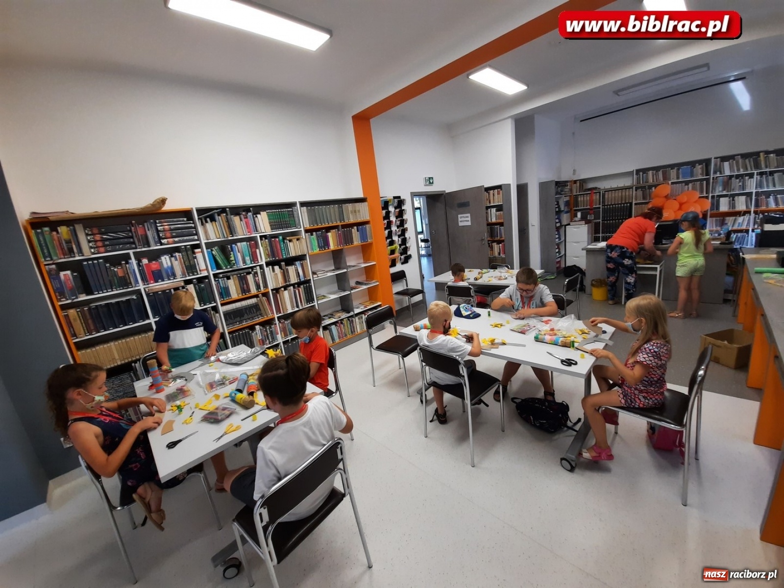 Zdjęcie w galerii na portalu naszraciborz.pl: Wakacje z Mikołajkiem w raciborskiej bibliotece wiadomości z regionu