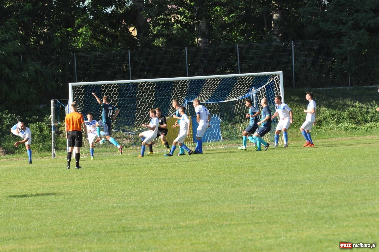 Zdjęcie w galerii na portalu naszraciborz.pl: Derby powiatu. Unia Racibórz poległa w Nędzy [FOTO] wiadomości z regionu