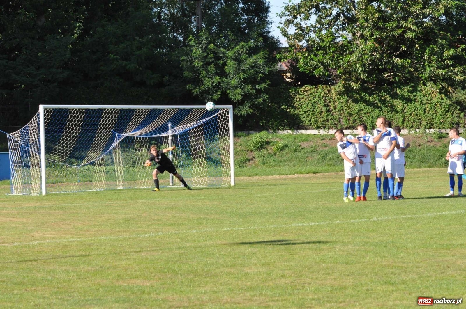 Zdjęcie w galerii na portalu naszraciborz.pl: Derby powiatu. Unia Racibórz poległa w Nędzy [FOTO] wiadomości z regionu