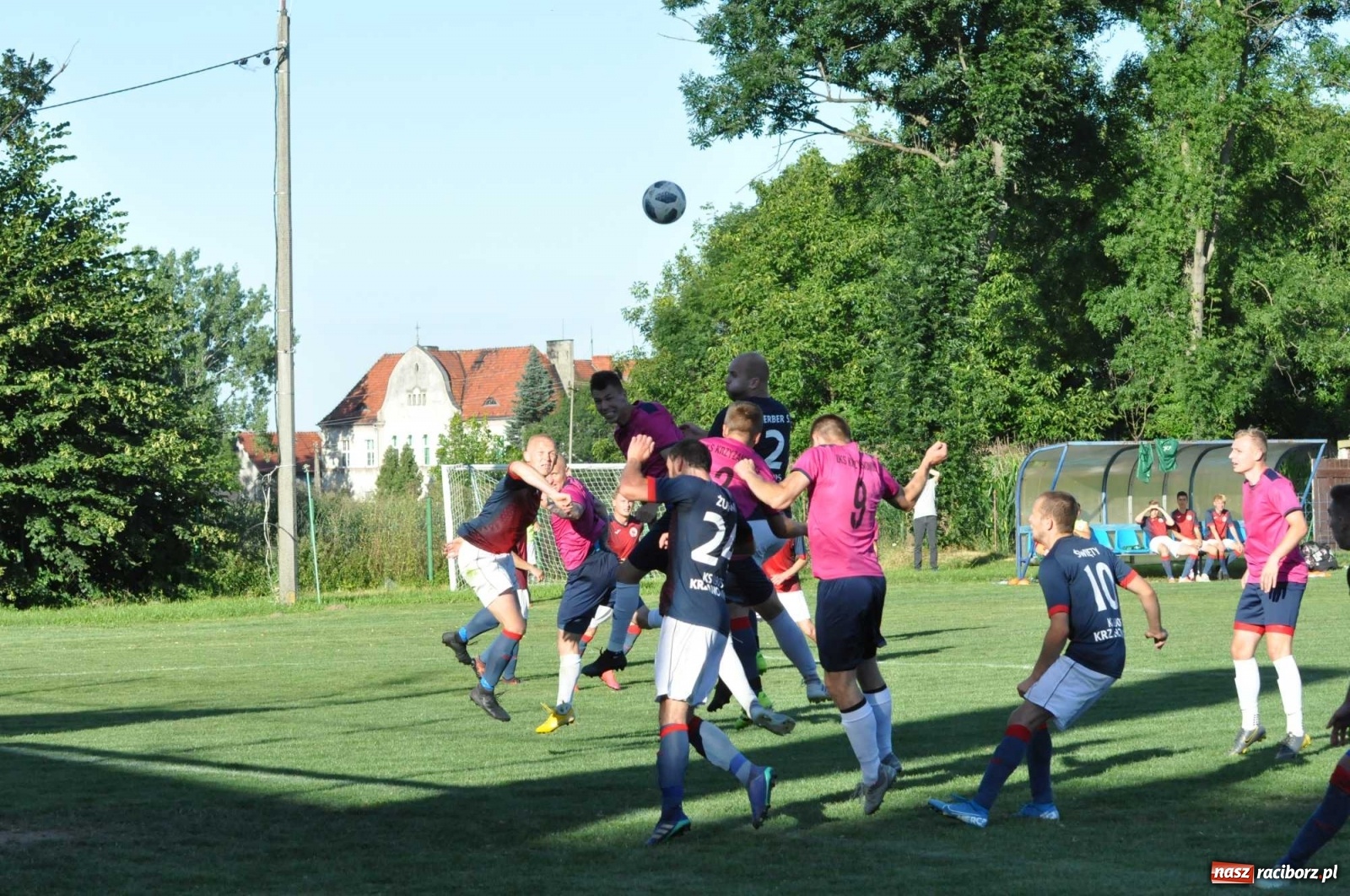 Zdjęcie w galerii na portalu naszraciborz.pl: Z piekła do nieba. Piłkarski thriller w Krzanowicach [FOTO] wiadomości z regionu