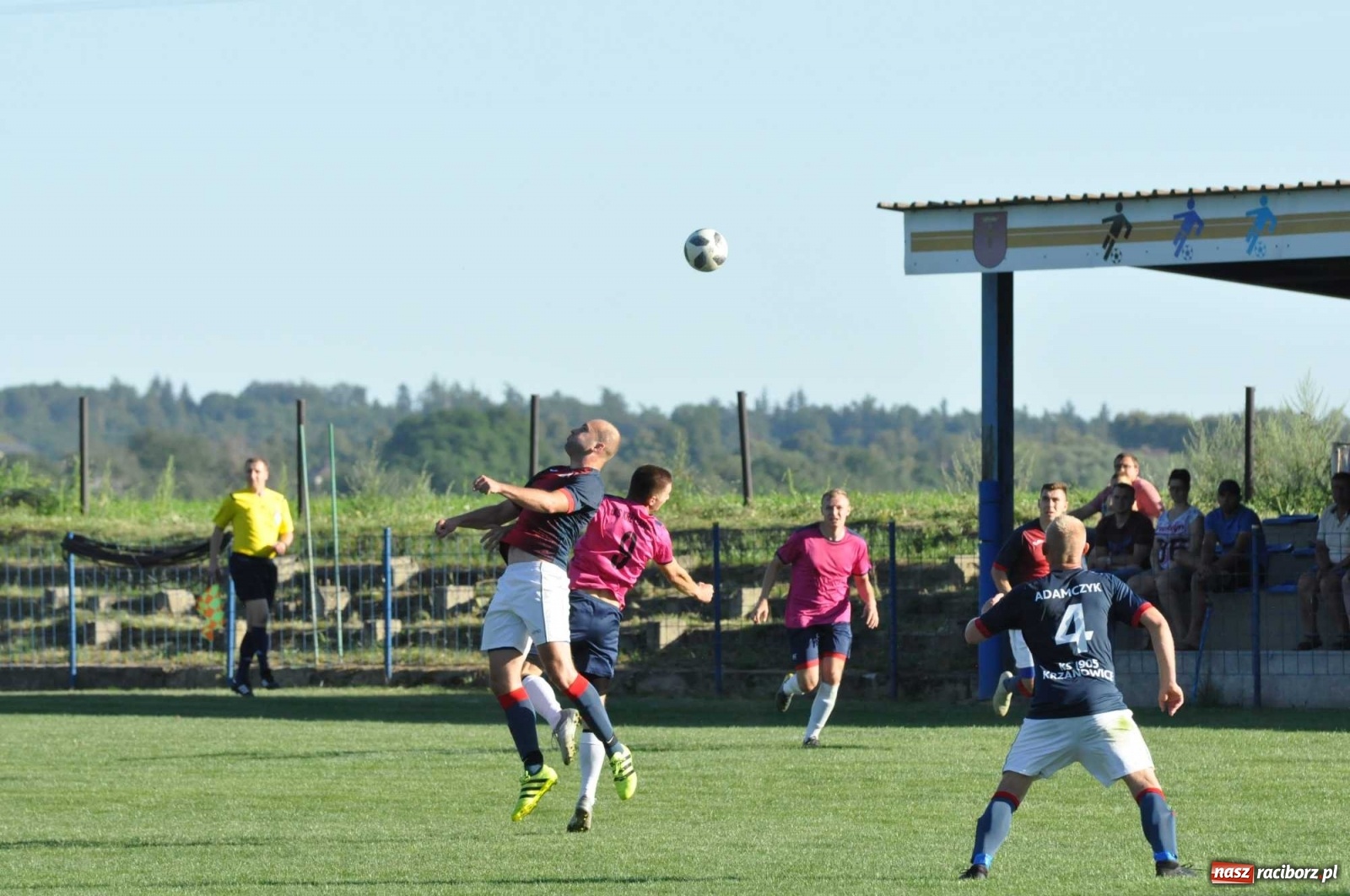 Zdjęcie w galerii na portalu naszraciborz.pl: Z piekła do nieba. Piłkarski thriller w Krzanowicach [FOTO] wiadomości z regionu