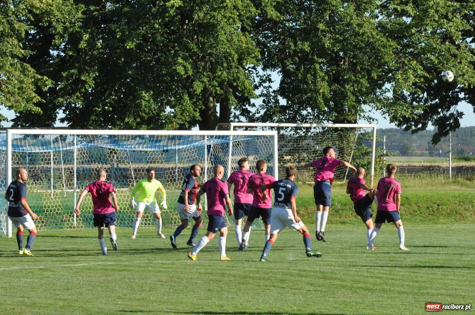 Zdjęcie w galerii na portalu naszraciborz.pl: Z piekła do nieba. Piłkarski thriller w Krzanowicach [FOTO] wiadomości z regionu