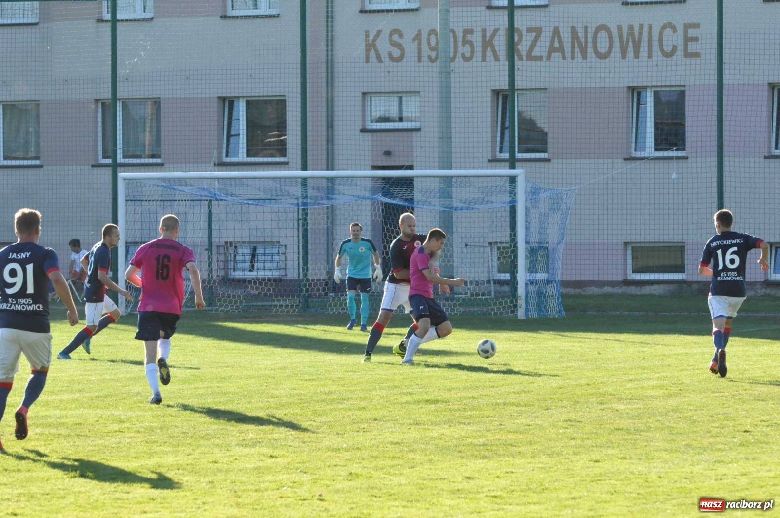 Zdjęcie w galerii na portalu naszraciborz.pl: Z piekła do nieba. Piłkarski thriller w Krzanowicach [FOTO] wiadomości z regionu