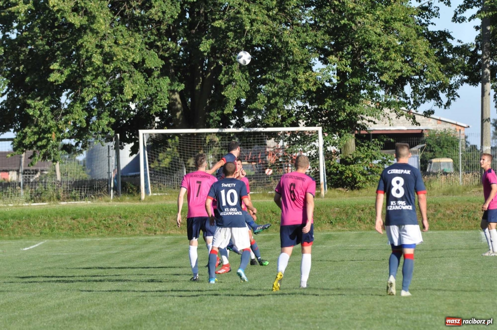 Zdjęcie w galerii na portalu naszraciborz.pl: Z piekła do nieba. Piłkarski thriller w Krzanowicach [FOTO] wiadomości z regionu