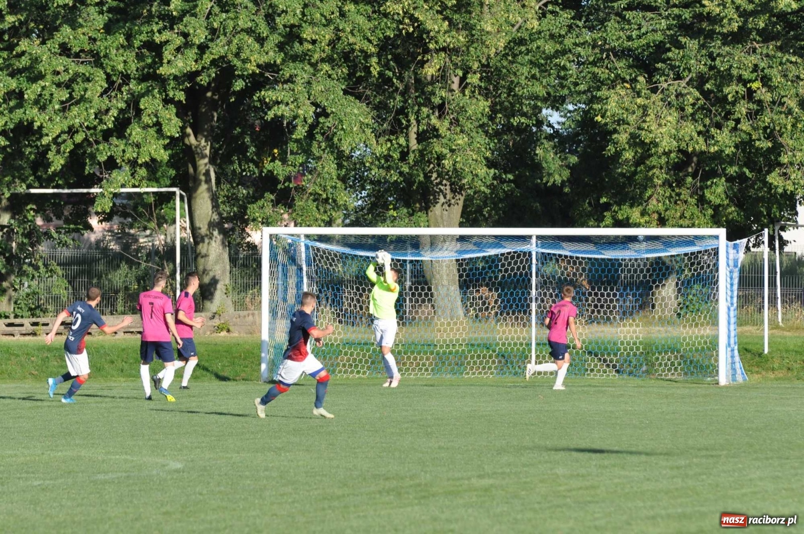 Zdjęcie w galerii na portalu naszraciborz.pl: Z piekła do nieba. Piłkarski thriller w Krzanowicach [FOTO] wiadomości z regionu