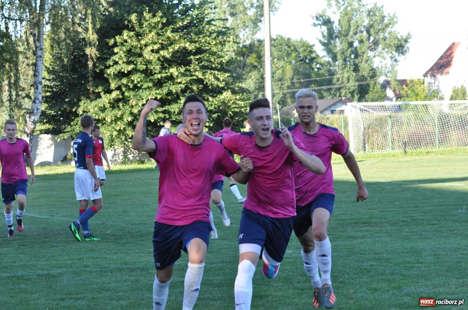 Zdjęcie w galerii na portalu naszraciborz.pl: Z piekła do nieba. Piłkarski thriller w Krzanowicach [FOTO] wiadomości z regionu