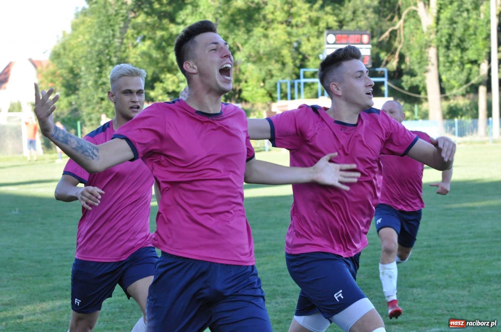 Zdjęcie w galerii na portalu naszraciborz.pl: Z piekła do nieba. Piłkarski thriller w Krzanowicach [FOTO] wiadomości z regionu