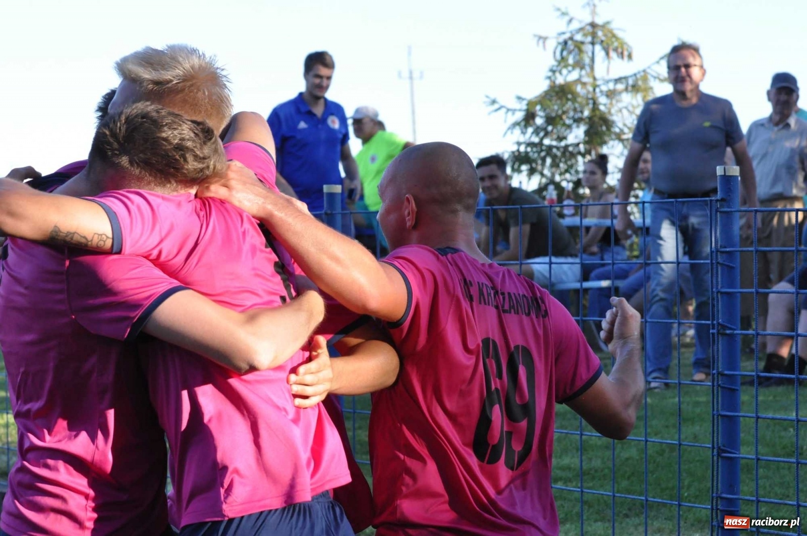 Zdjęcie w galerii na portalu naszraciborz.pl: Z piekła do nieba. Piłkarski thriller w Krzanowicach [FOTO] wiadomości z regionu