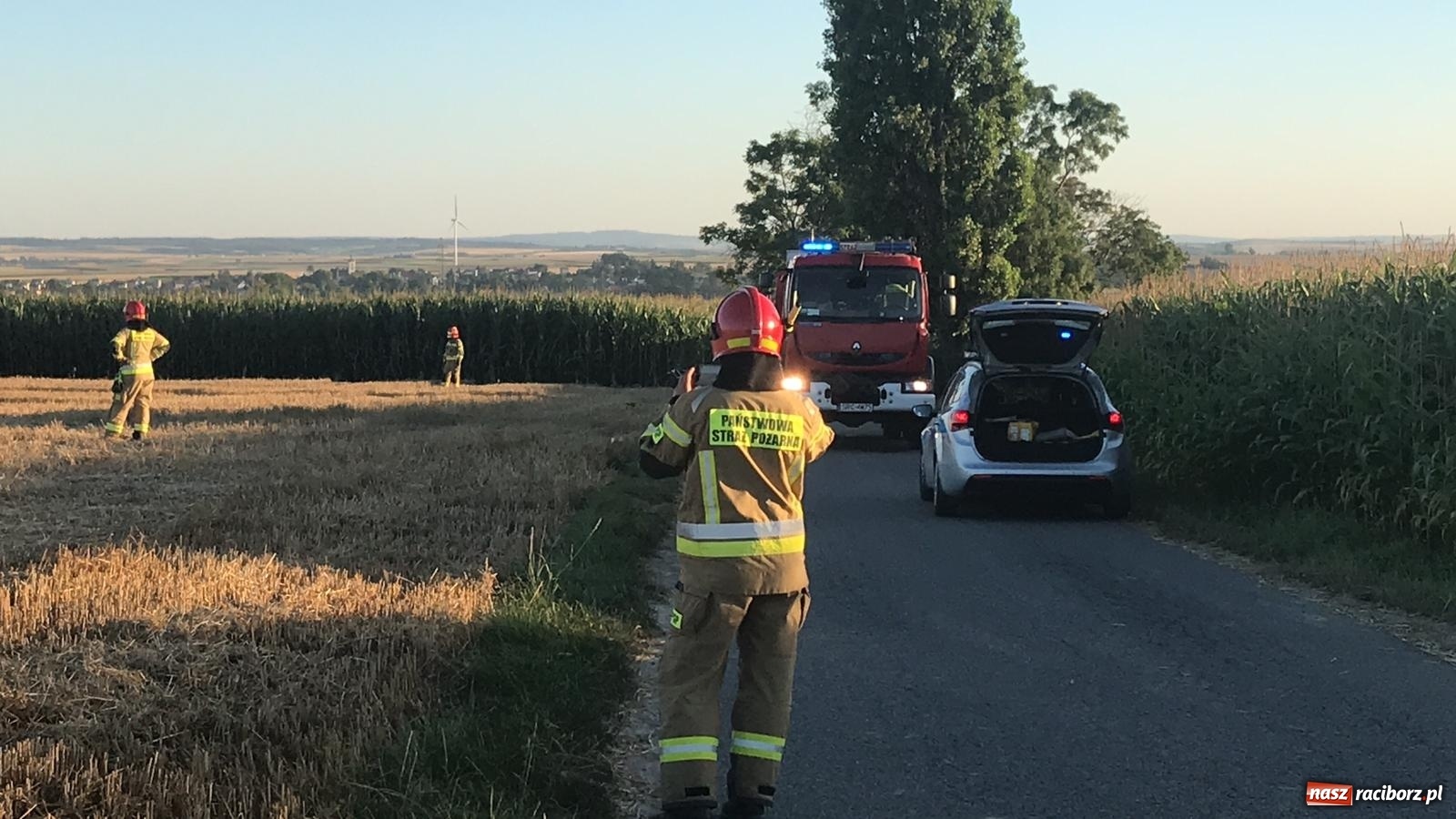 Zdjęcie w galerii na portalu naszraciborz.pl: Groźny wypadek rowerzysty na trasie Cyprzanów-Żerdziny. Lądował śmigłowiec LPR wiadomości z regionu