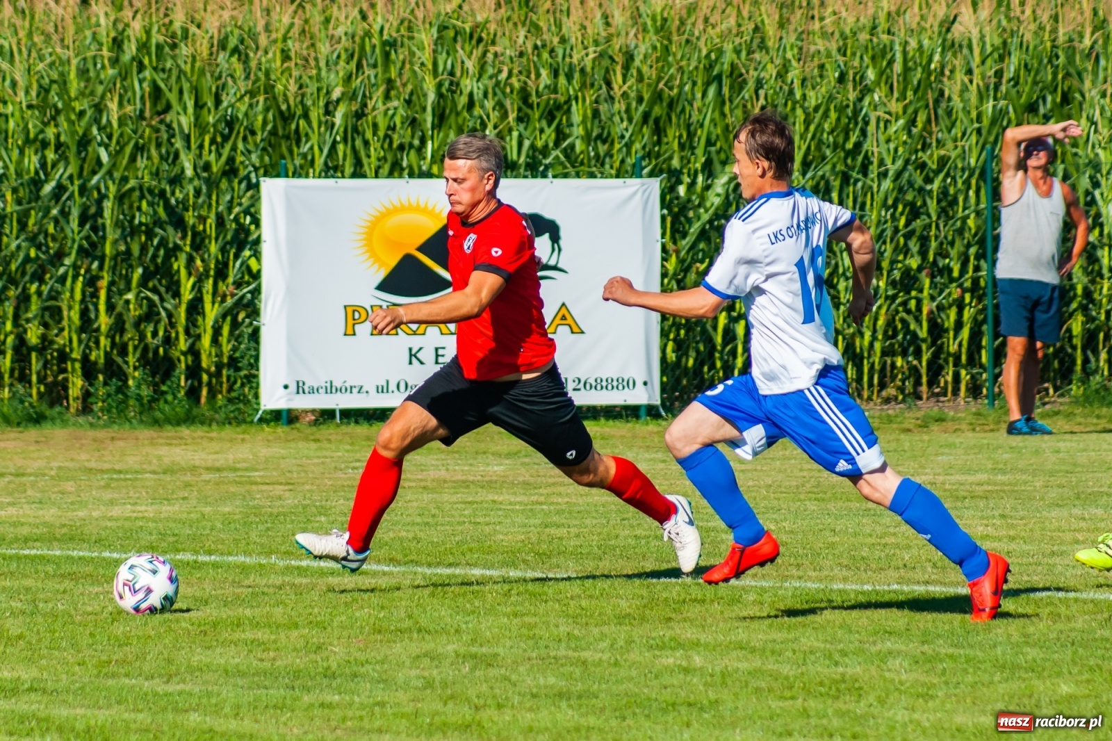 Zdjęcie w galerii na portalu naszraciborz.pl: Udana inauguracja w Markowicach. Prezes Cyran niczym jasnowidz [FOTO] wiadomości z regionu