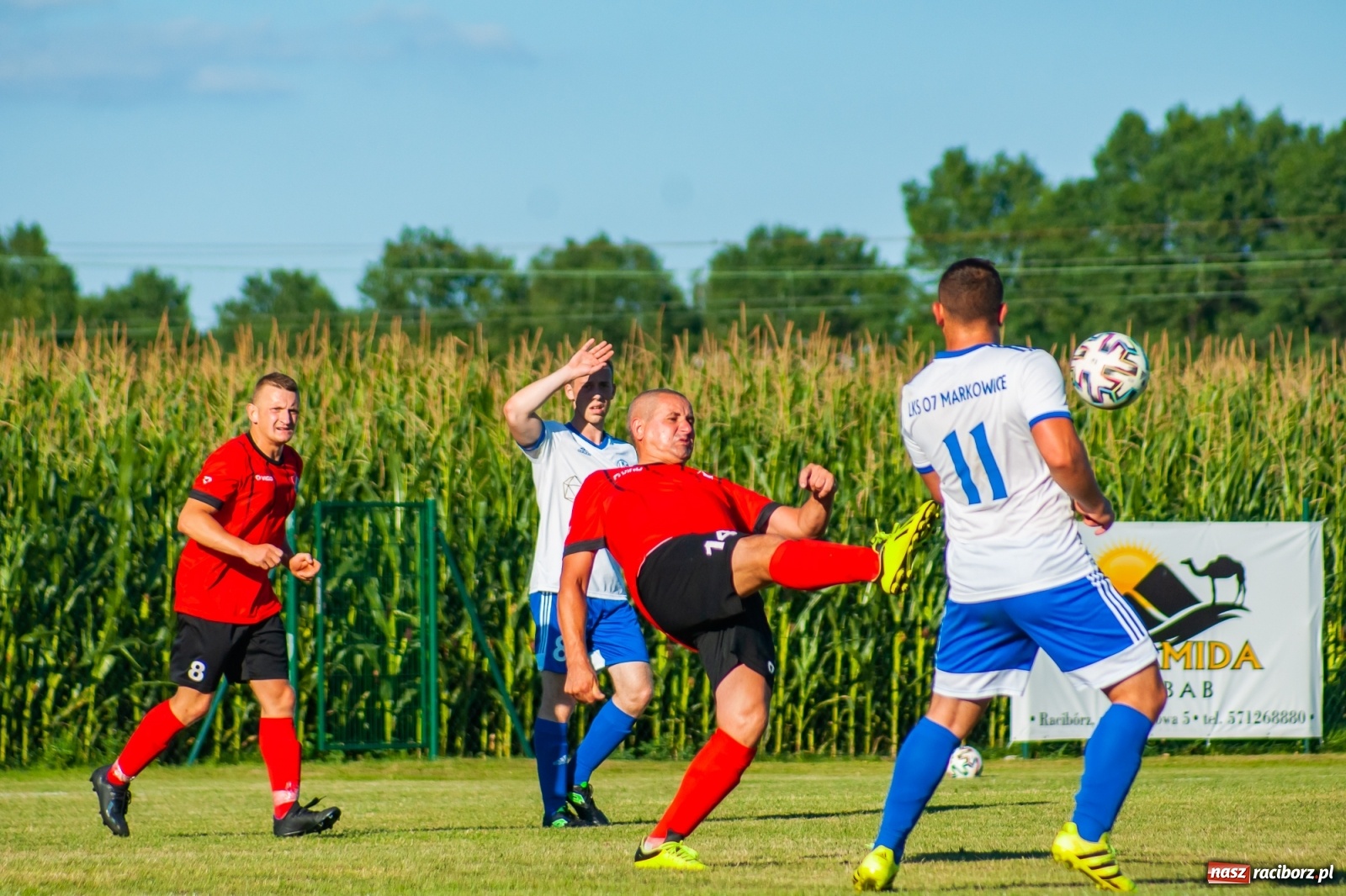 Zdjęcie w galerii na portalu naszraciborz.pl: Udana inauguracja w Markowicach. Prezes Cyran niczym jasnowidz [FOTO] wiadomości z regionu