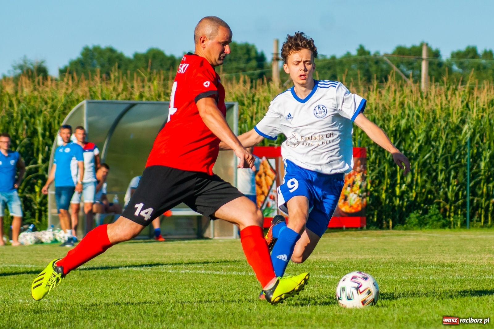 Zdjęcie w galerii na portalu naszraciborz.pl: Udana inauguracja w Markowicach. Prezes Cyran niczym jasnowidz [FOTO] wiadomości z regionu