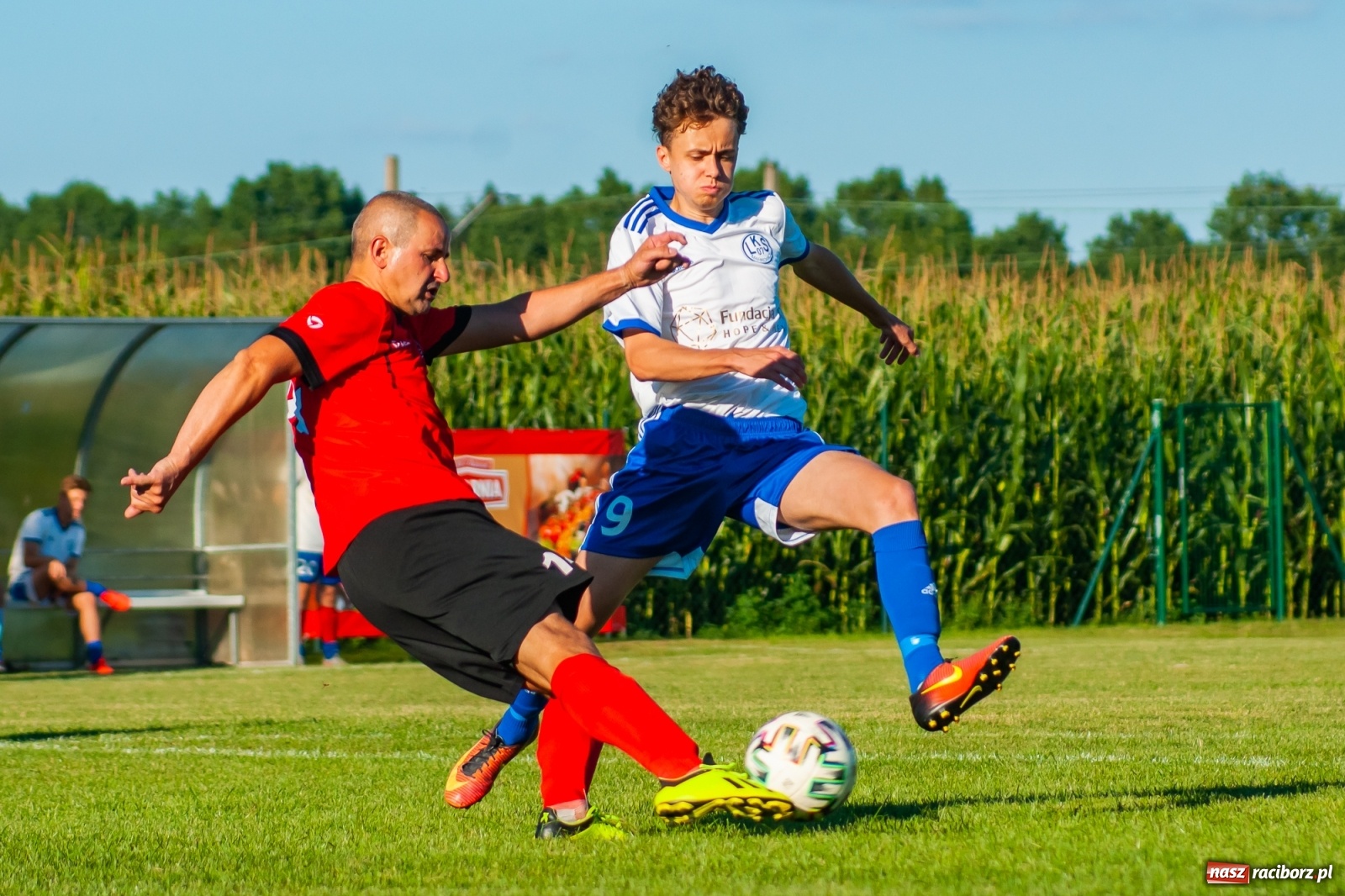 Zdjęcie w galerii na portalu naszraciborz.pl: Udana inauguracja w Markowicach. Prezes Cyran niczym jasnowidz [FOTO] wiadomości z regionu