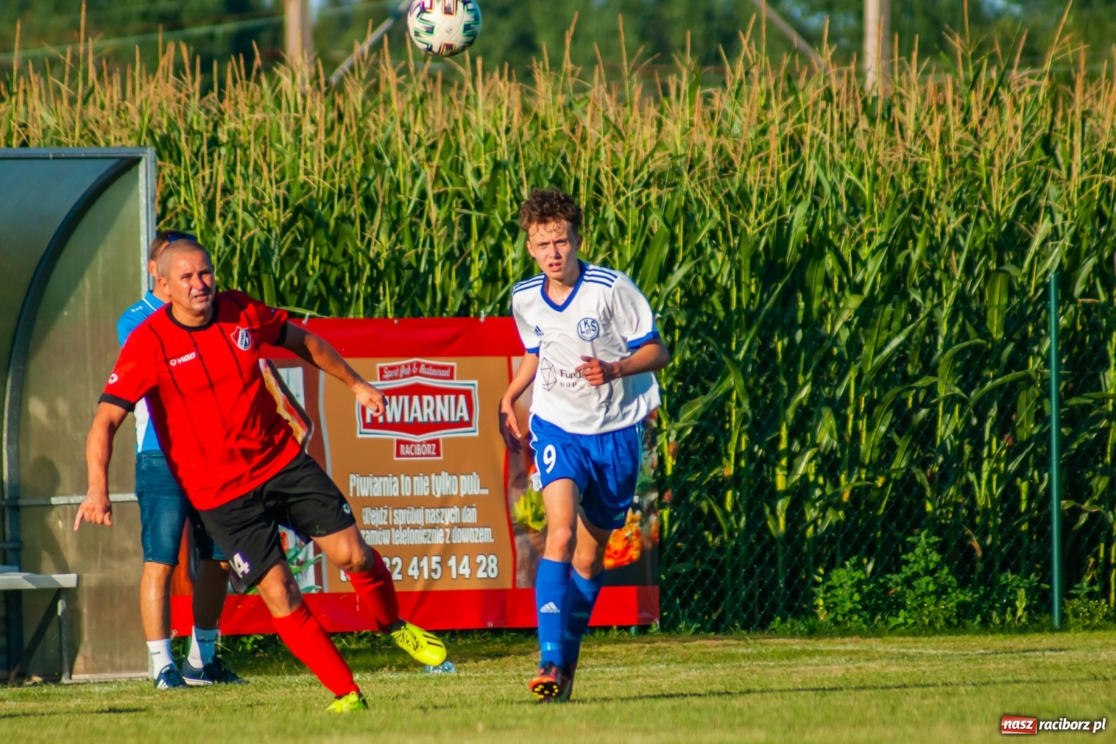 Zdjęcie w galerii na portalu naszraciborz.pl: Udana inauguracja w Markowicach. Prezes Cyran niczym jasnowidz [FOTO] wiadomości z regionu