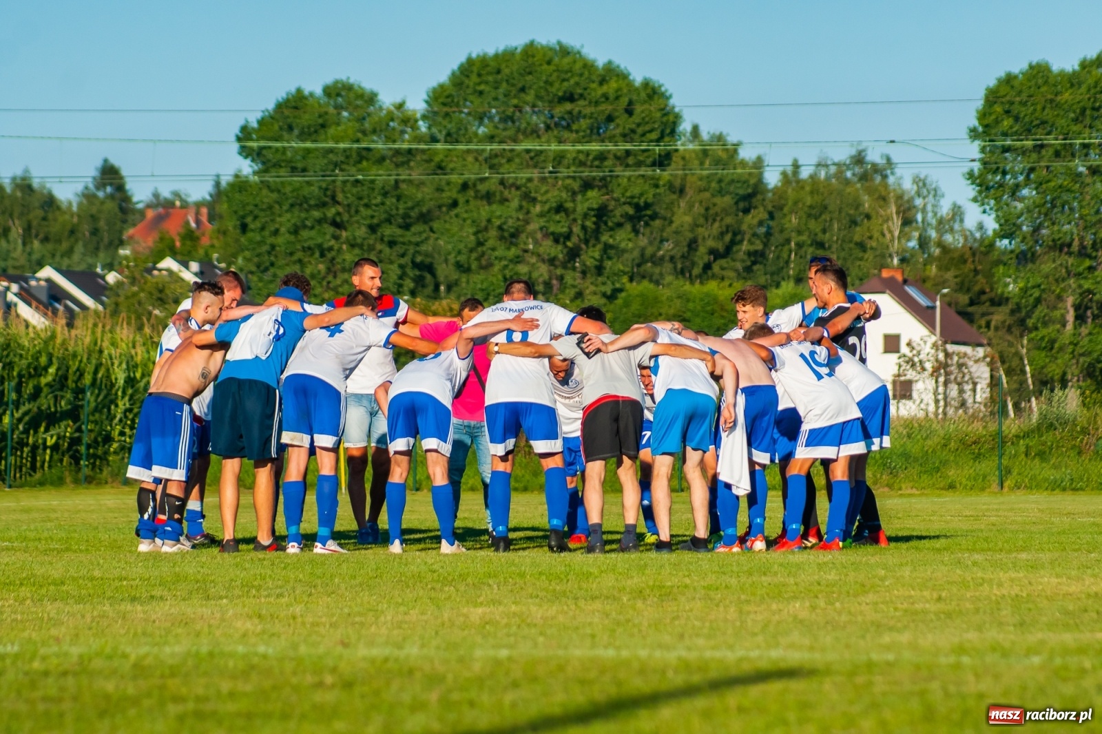 Zdjęcie w galerii na portalu naszraciborz.pl: Udana inauguracja w Markowicach. Prezes Cyran niczym jasnowidz [FOTO] wiadomości z regionu