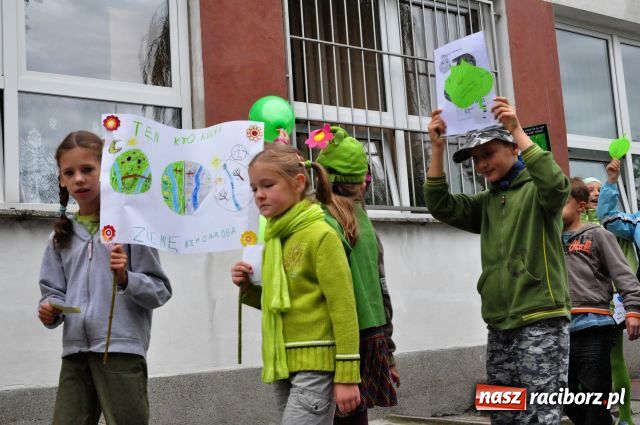 Zdjęcie w galerii na portalu naszraciborz.pl: Ekoludki przeszły przez Racibórz wiadomości z regionu