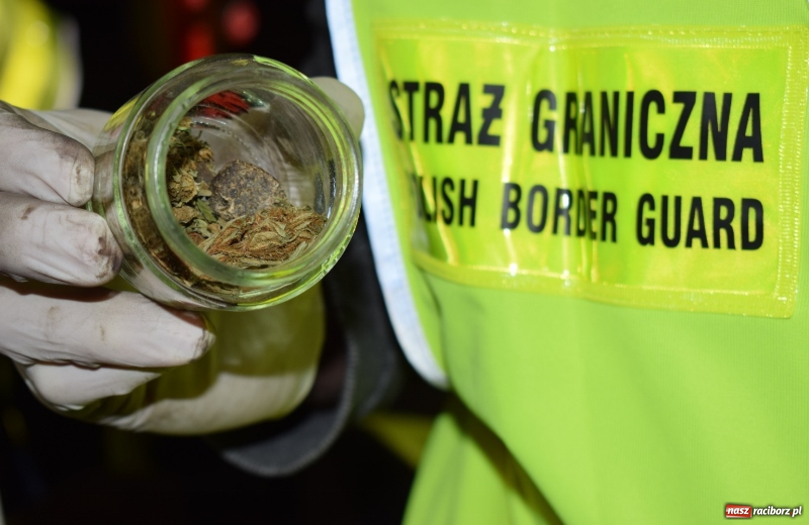 Zdjęcie w galerii na portalu naszraciborz.pl: Pogranicznicy z Raciborza uderzyli w nielegalny interes narkotykowy [FOTO] wiadomości z regionu