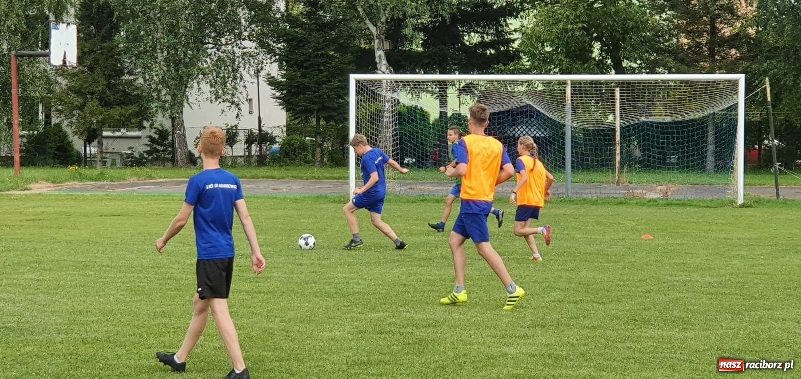 Zdjęcie w galerii na portalu naszraciborz.pl: Młodziki i trampkarze LKS Markowice na obozie w Ustroniu wiadomości z regionu