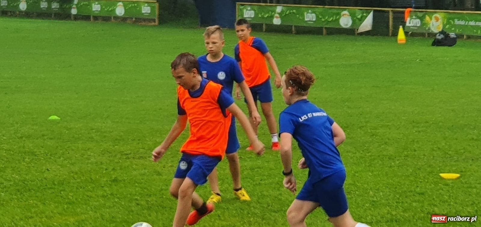 Zdjęcie w galerii na portalu naszraciborz.pl: Młodziki i trampkarze LKS Markowice na obozie w Ustroniu wiadomości z regionu