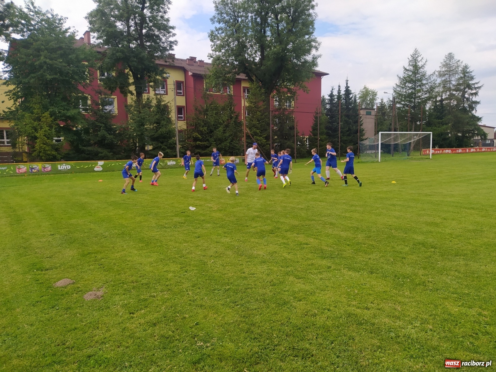 Zdjęcie w galerii na portalu naszraciborz.pl: Młodziki i trampkarze LKS Markowice na obozie w Ustroniu wiadomości z regionu