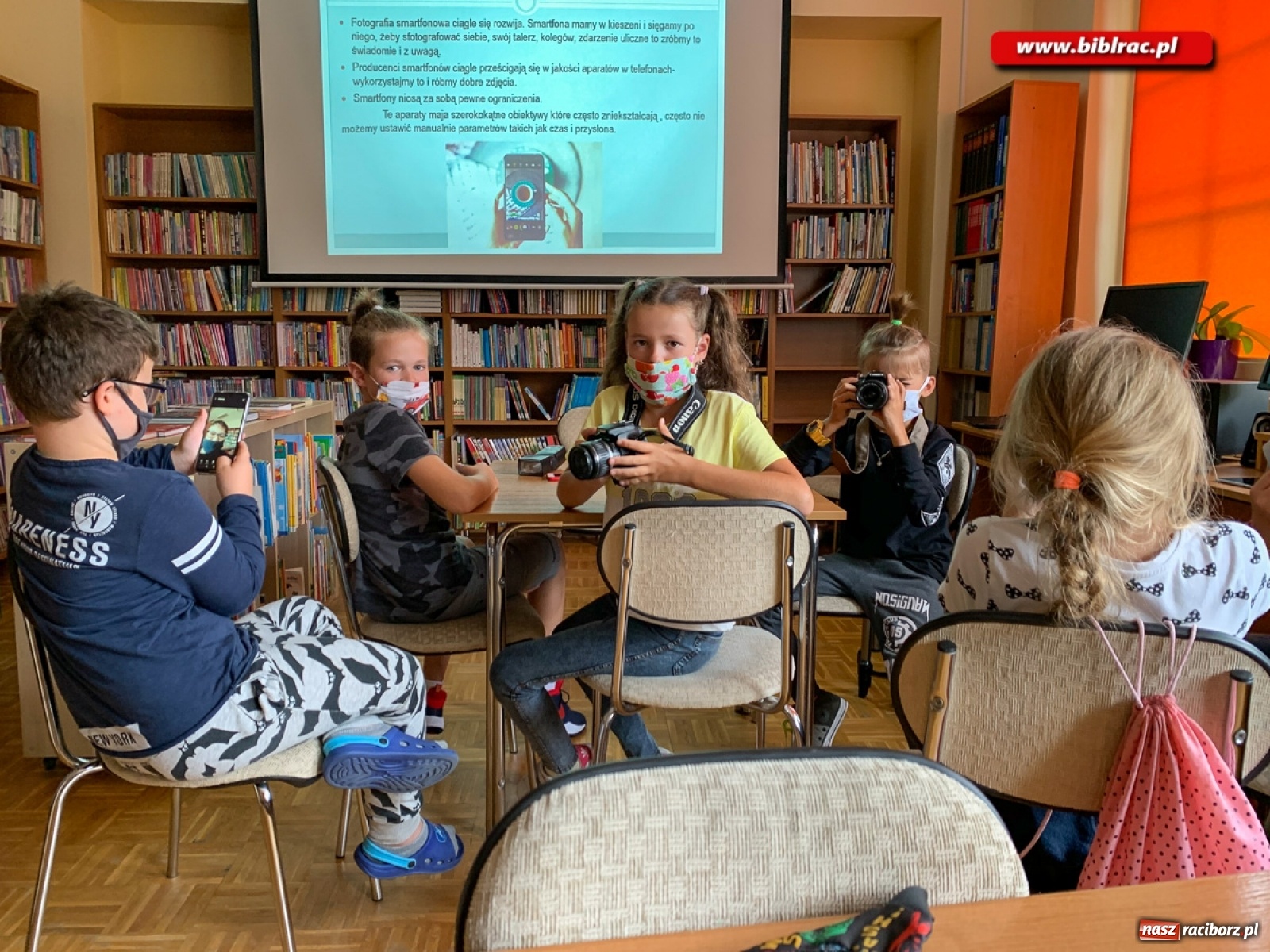 Zdjęcie w galerii na portalu naszraciborz.pl: Przygoda z fotografią w bibliotece w Ocicach  wiadomości z regionu