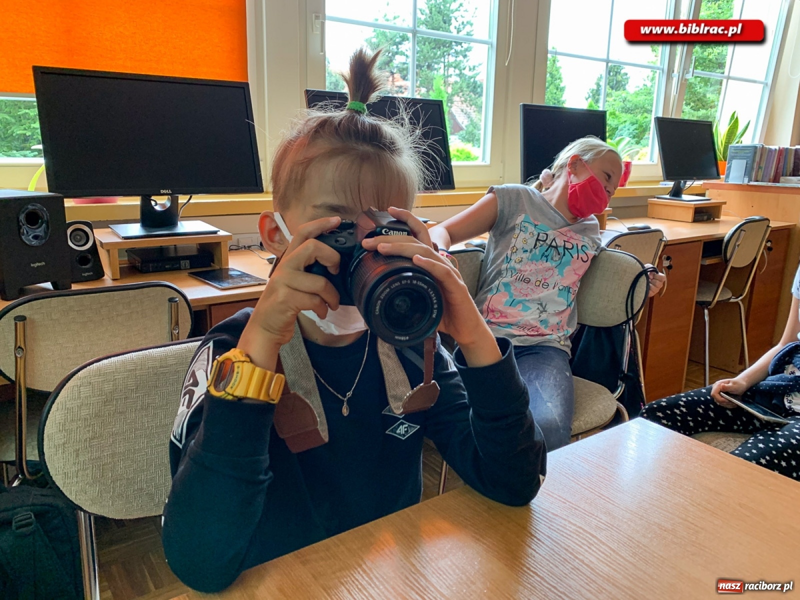 Zdjęcie w galerii na portalu naszraciborz.pl: Przygoda z fotografią w bibliotece w Ocicach  wiadomości z regionu