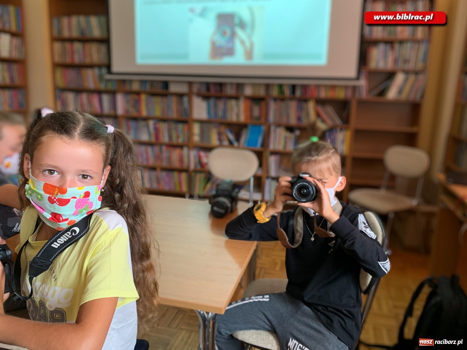 Zdjęcie w galerii na portalu naszraciborz.pl: Przygoda z fotografią w bibliotece w Ocicach  wiadomości z regionu