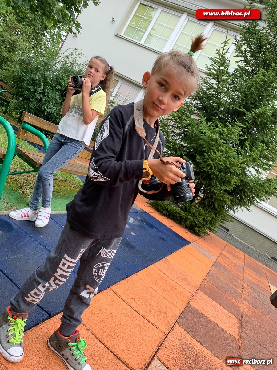 Zdjęcie w galerii na portalu naszraciborz.pl: Przygoda z fotografią w bibliotece w Ocicach  wiadomości z regionu