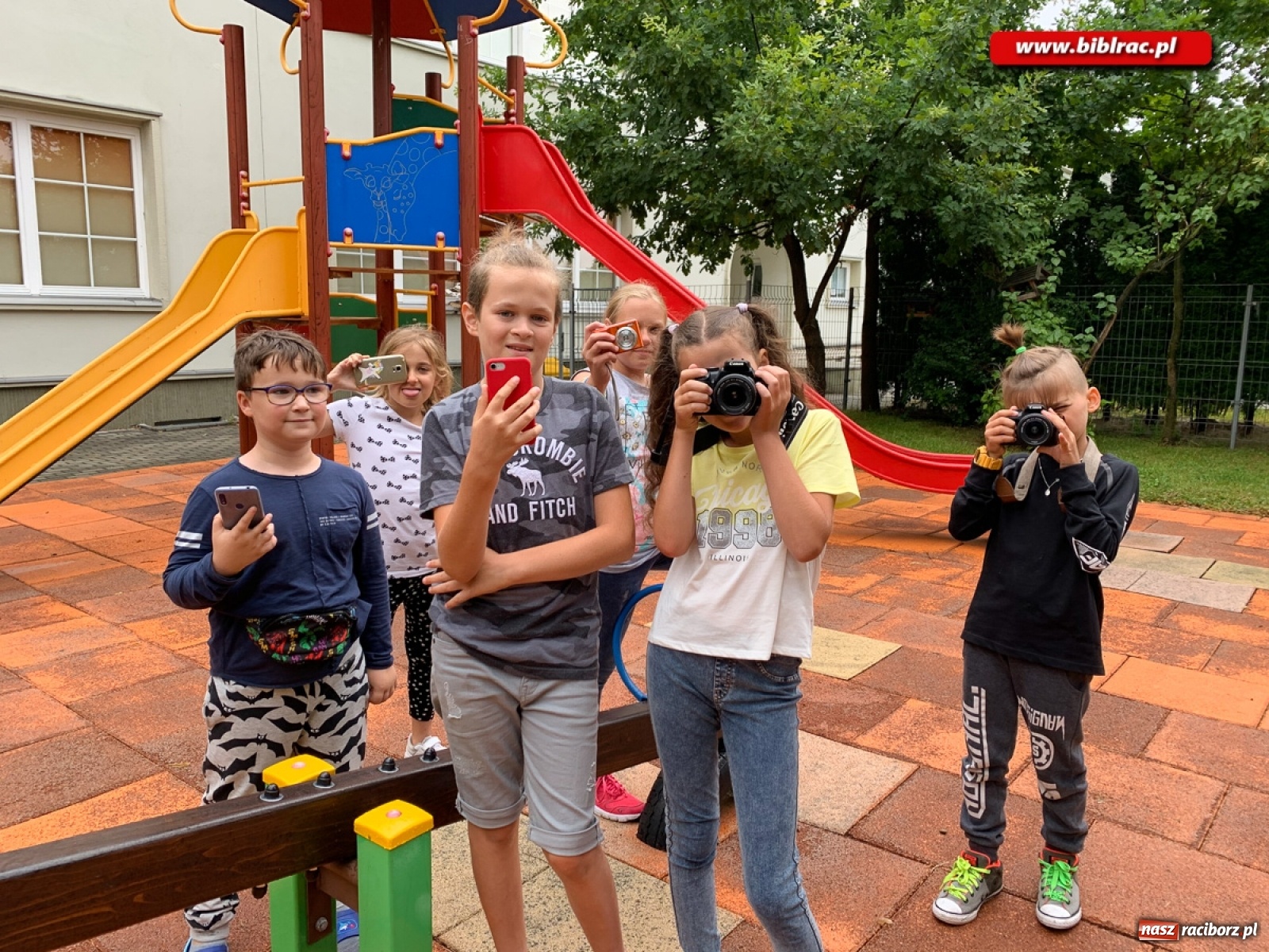 Zdjęcie w galerii na portalu naszraciborz.pl: Przygoda z fotografią w bibliotece w Ocicach  wiadomości z regionu