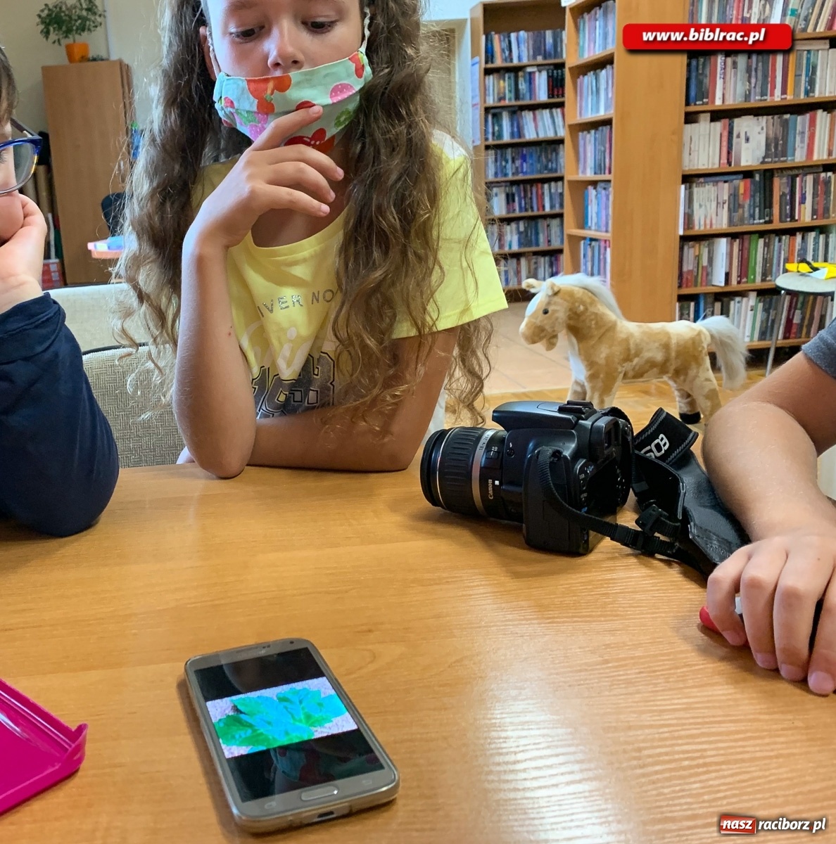 Zdjęcie w galerii na portalu naszraciborz.pl: Przygoda z fotografią w bibliotece w Ocicach  wiadomości z regionu